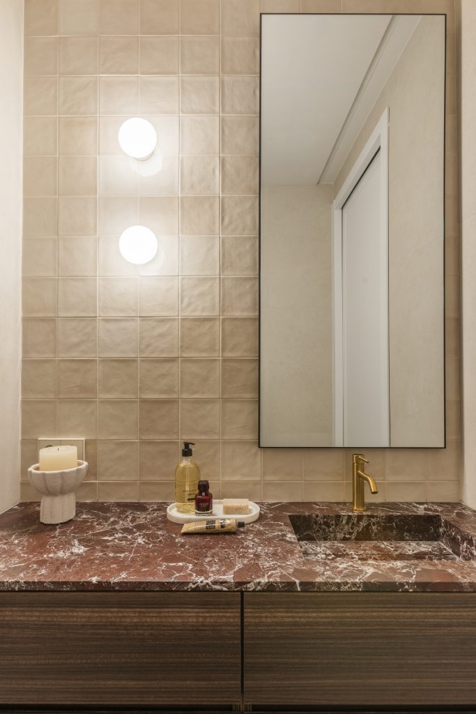 baño granate