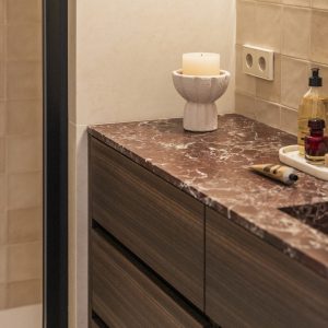 baño granate II